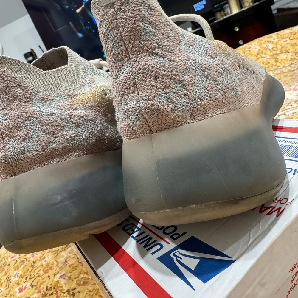 Stylish Sneakers in Cream and Tan - Picture 9 of 12